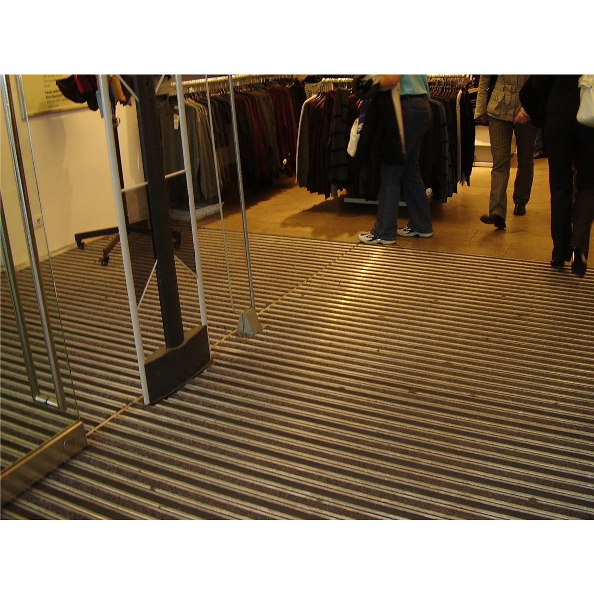 Fußmatte GAPA LAWELL 14 mm Höhe - Textil- und Gummistreifen nach Maß