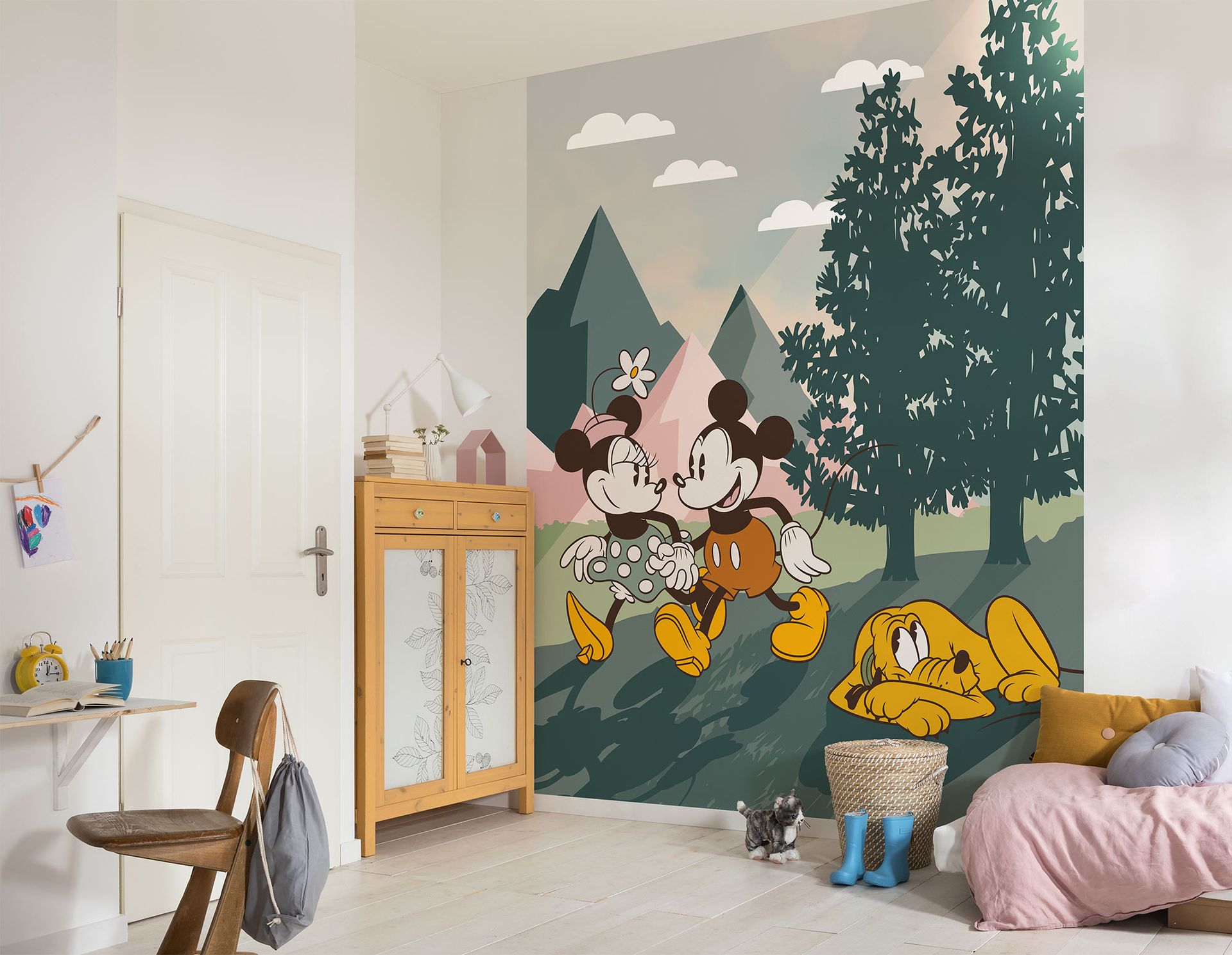 Vlies Fototapete - Mickey & Minnie Embrace Nature - Größe 200 x 250 cm